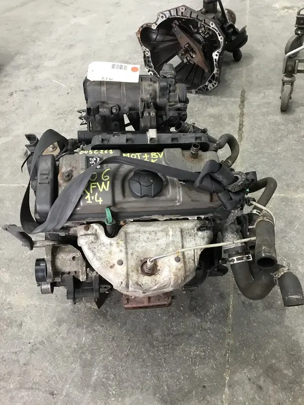 Moteur Peugeot 206 1.4 ess (0052261-83)