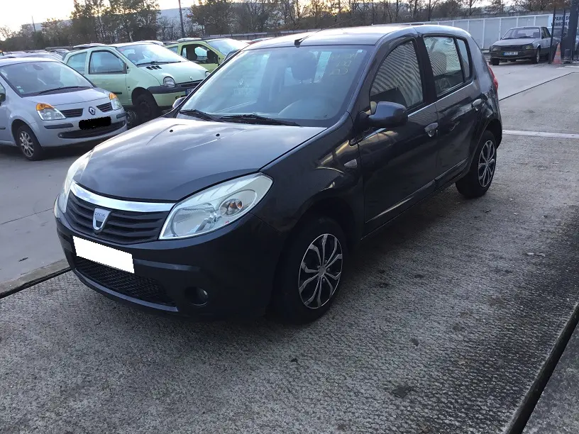 Dacia Sandero 1,5 DCI 70 à la pièce (1245221)