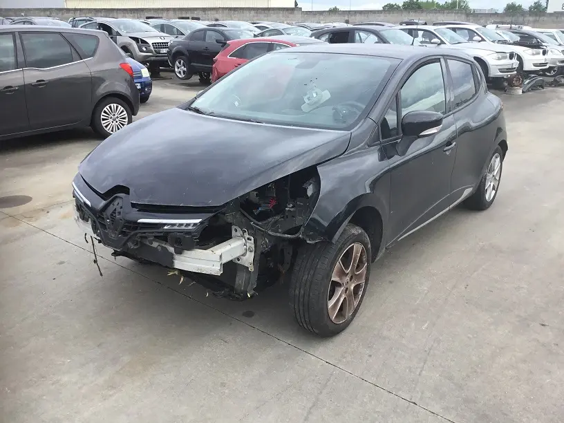 Renault Clio IV 1,5 DCI 90 à la pièce (0335261)