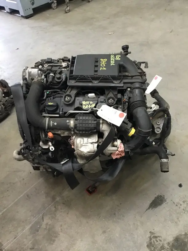 Moteur + BV Peugeot 208 1.4 hdi (0152221-52)