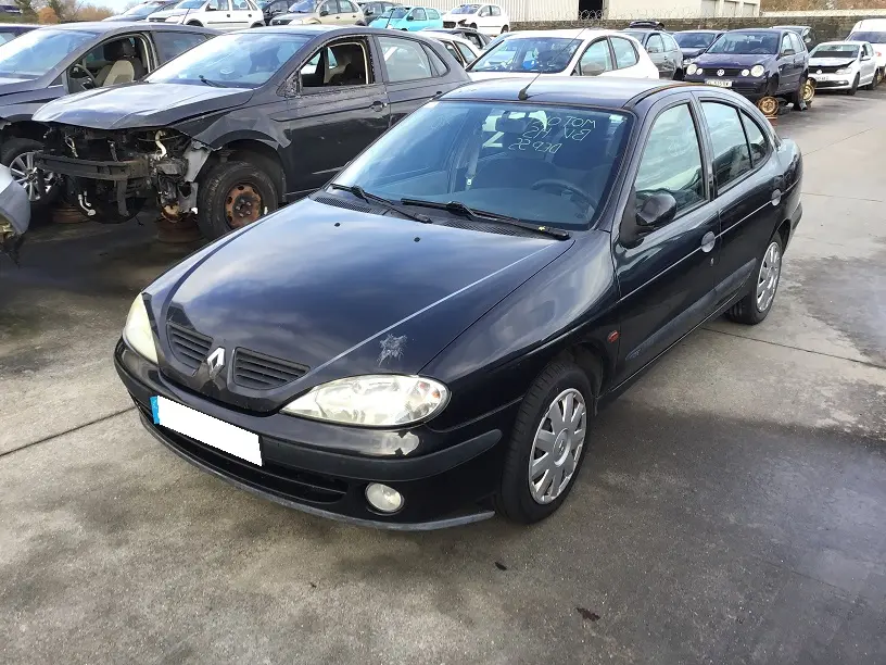 Renault Mégane Phase 2 1,9 DTI 80 à la pièce (1069251)