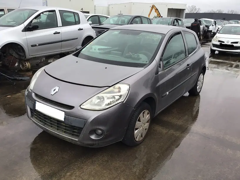 Renault Clio III 1,5 DCI 86 à la pièce (0424241)