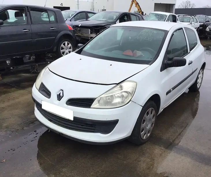 Renault Clio III 1,5 DCI 68 à la pièce (0957241)
