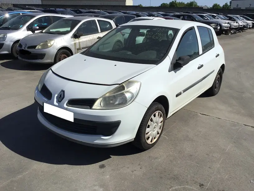 Renault Clio III 1,5 DCI 68 à la pièce (1132251)