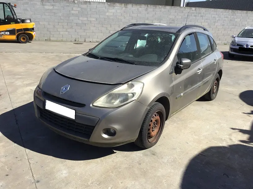 Renault Clio III Estate 1,5 DCI à la pièce (0621211)