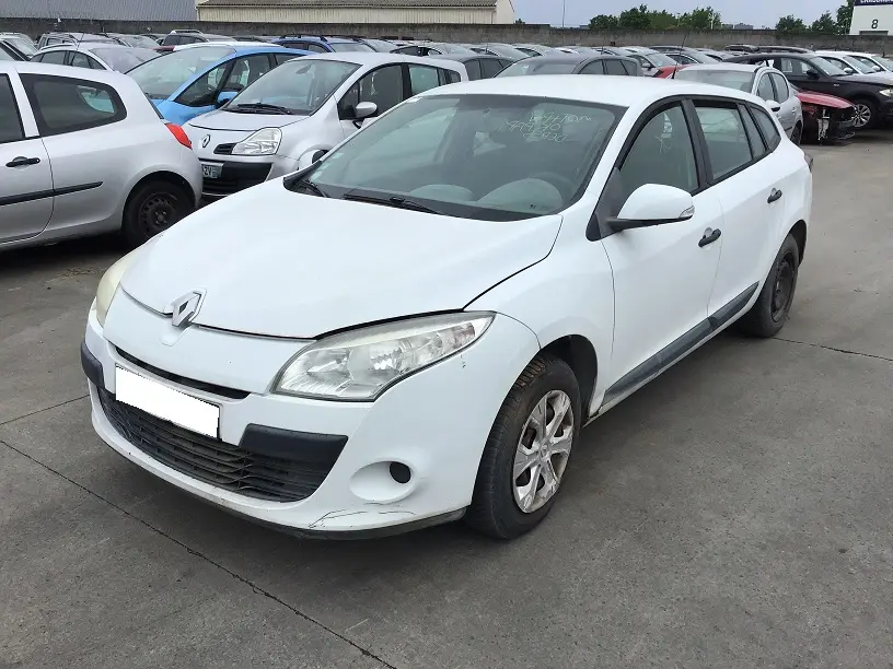 Renault Mégane III 1,5 DCI 86 à la pièce (0381251)