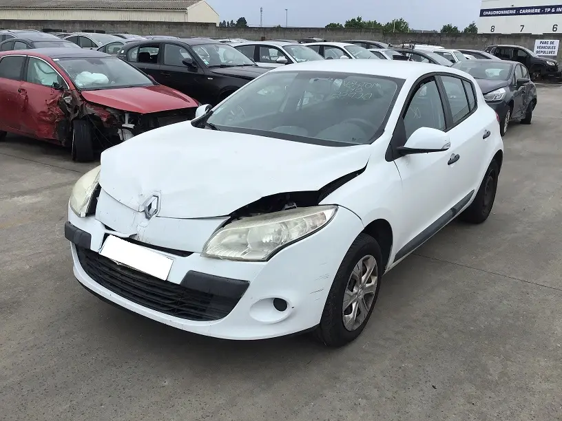 Renault Mégane III 1,5 DCI 86 à la pièce (0337261)