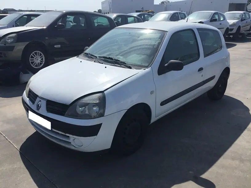 Renault Clio II 1,2 ESS 58 à la pièce (1222221)