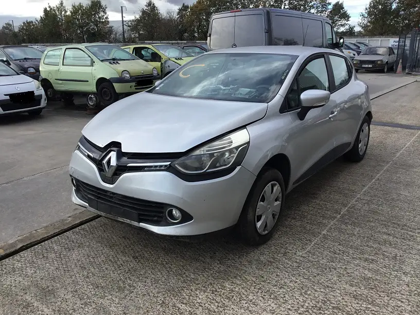 Renault Clio IV STE 1,5 DCI à la pièce (1073241)