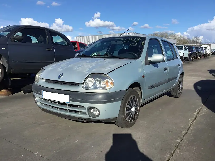 Renault Clio II Phase 2 1,4 75 à la pièce (0234251)