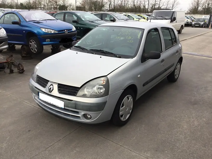 Renault Clio II 1,2 ESS 75 à la pièce (0973241)