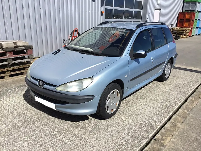 Peugeot 206 SW 2,0 HDI 90 à la pièce (0292251)