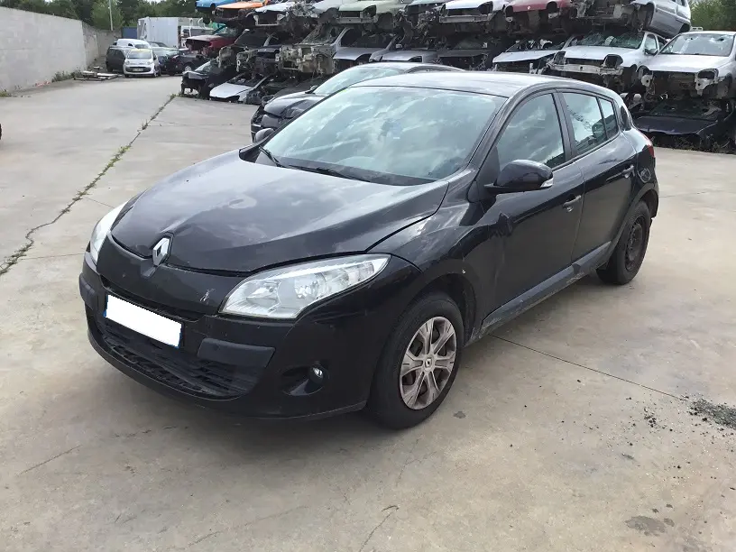 Renault Mégane III 1,5 DCI 85 à la pièce (0460251)