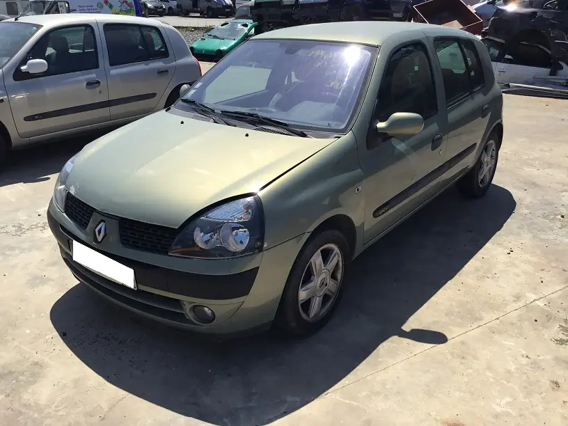 Renault Clio II 1,5 DCI 65 à la pièce (0292231)
