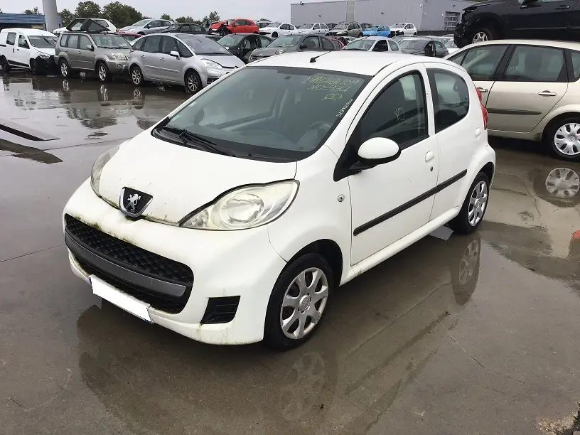 Peugeot 107 1,0 ESS 68 à la pièce (1084231)
