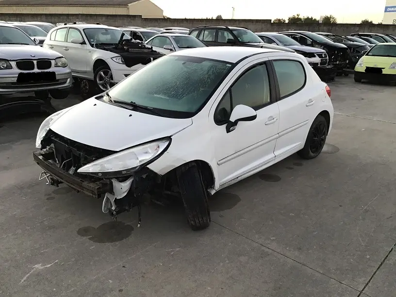 Peugeot 207 1,4 à la pièce (1152241)