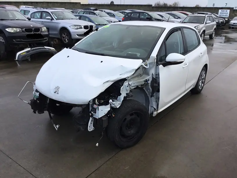 Peugeot 208 1,2 PURETECH 12V à la pièce (1057231)