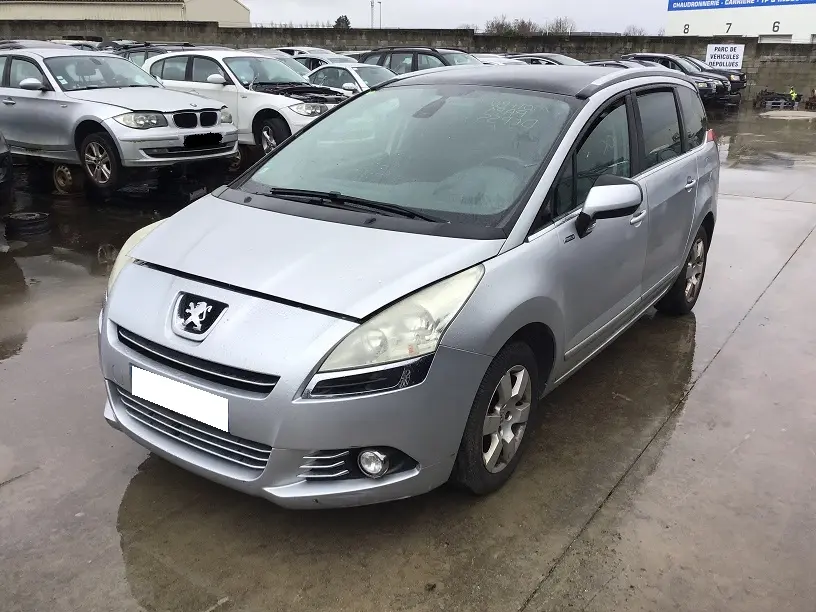 Peugeot 5008 1,6 HDI FAP 115 à la pièce (0025261)