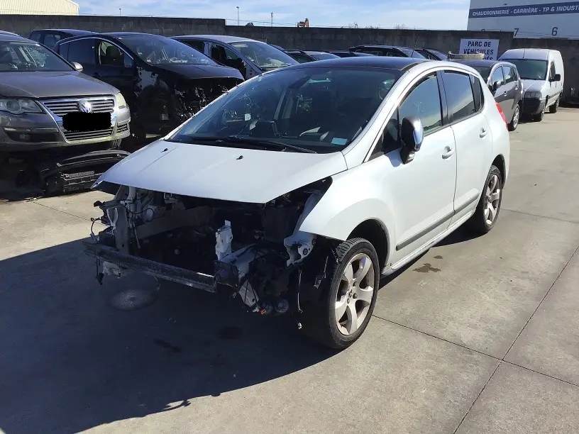 Peugeot 3008 1,6 HDI FAP 112 à la pièce (0109251)