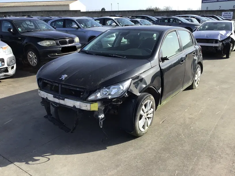 Peugeot 308 1,6 BLUEHDI 120 à la pièce (1294221)