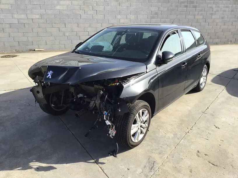 Peugeot 308 II SW 1,6 HDI 120 à la pièce (0172261)