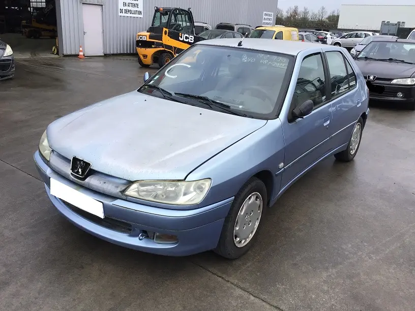 Peugeot 306 2,0 HDI 90 à la pièce (0944241)