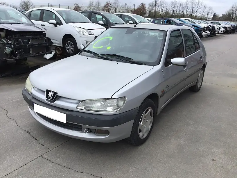 Peugeot 306 Phase 2 1,9 TD 92 à la pièce (0228261)