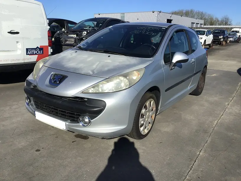 Peugeot 207 1,6 HDI 16V FAP à la pièce (0654251)