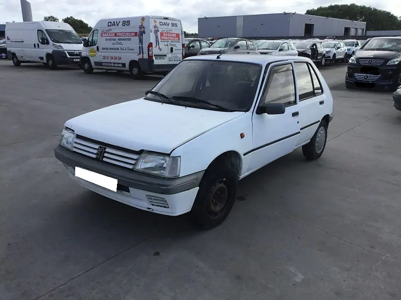 Peugeot 205 1,7 DIE 60 à la pièce (0485191)