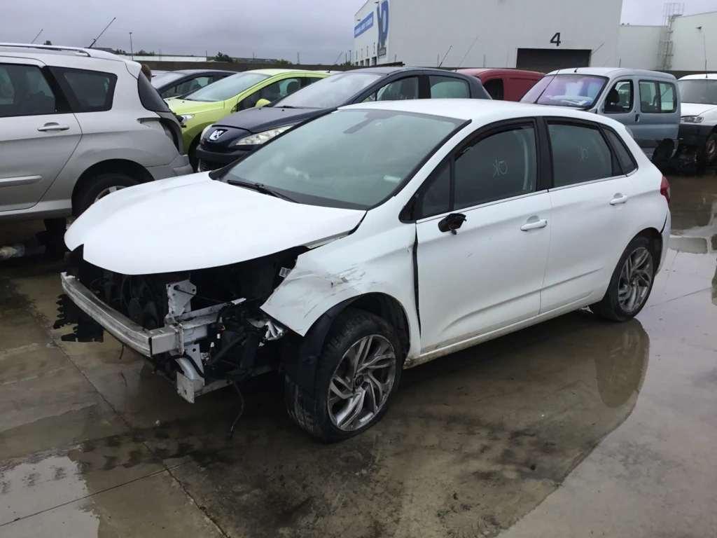 Citroën C4 II 1,6 E-HDI FAP 115 à la pièce (0458241)