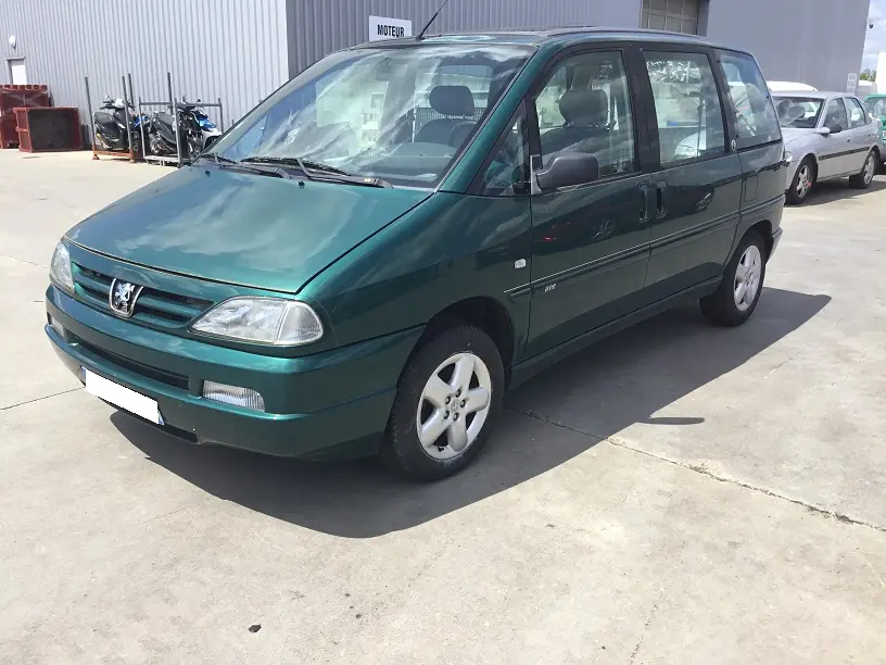 Peugeot 806 2,0 Turbo essence à la pièce (0419211)